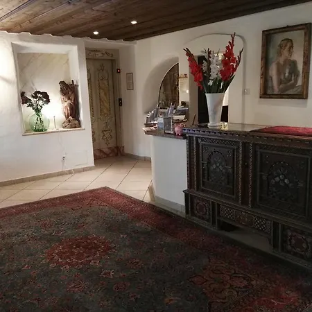 Отель Gisela